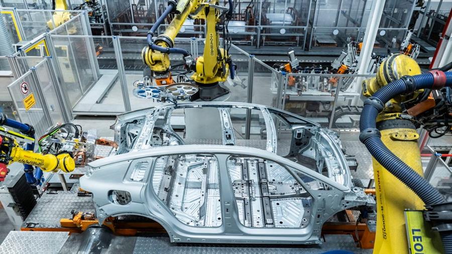 Audi lance l'A2 e-tron à Ingolstadt : plus rapide, moins complexe, plus d'IA