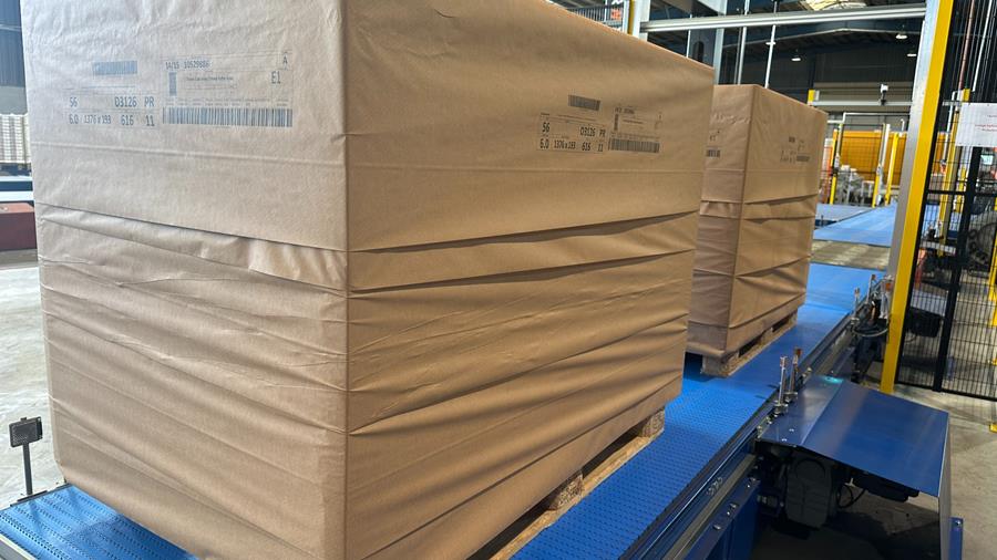 Mondi vervangt plastic door papier in vloerpanelenverpakking